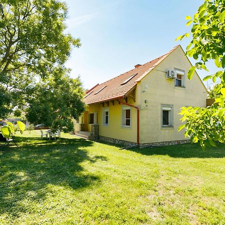 Holiday Home Golf Tee By Interhome Balatonudvari Eksteriør billede